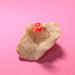 【再販】ピンキーリング 薔薇コーラル(珊瑚) ストーン付き (オープン)