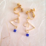 《♡7000記念700円均一SALE》重なる三角✴︎コバルトブルーのキューブ【イヤリングorピアス】
