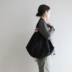 caramel bag/ black