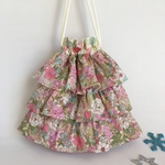 花柄🌸フリル💕巾着　コップ袋　お道具袋　にいかがでしょうか🧚‍♀️