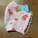 大人用[イチゴ柄］立体マスク 