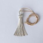タッセル　ロングネックレス　ビーズ刺繍　シルバー