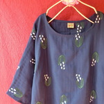 北欧 すずらん刺繍 ゆったりワンピース　紺 