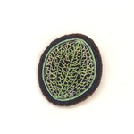 ジュエルオーキッドの刺繍ブローチ