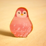 桜ペンギンのブローチ