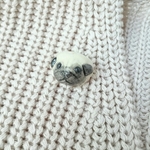 パグのピンバッチ