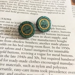 7634 フランス ヴィンテージボタン 21mm×2個  グリーン　ゴールド
