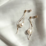 simple swing pearl pierce/earring