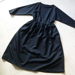 ブラック　ドルマンスリーブ　ワンピース