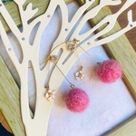 送料無料♪桜カラーボールと小さな勿忘草の春ゆら♪ピアス