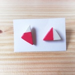 三角形のピアス（ピンクとホワイト）
