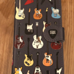 【iPhone/android】GUITARS (黒地）手帳型スマホケース  ※11/11Pro/11Pro Max対応！