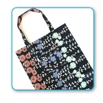 🌻ナイロンショッピングバッグ（エコバッグ）🌻ネイビー　花々🌻　M