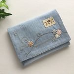 ソフトデニム　花モチーフのふた付き ポケットティッシュケース