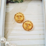 ☆Vintage☆カスタード×ゴールドなアンティークボタンピアス/イヤリング