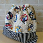 【送料無料】キルティング　巾着袋（車）