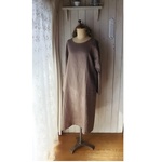 ラグランスリーブのワンピース（カーキベージュ）