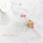 ＊赤珊瑚＊フラワーシェルと揺れるイヤーフック