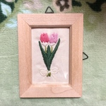 刺繍フレーム  お花の刺繍　チューリップ　贈り物　 インテリア雑貨 ミニフレーム 壁飾り