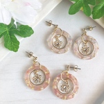 ピンクの花びらフラワーフープピアス/イヤリング