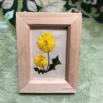 刺繍フレーム🌼たんぽぽ　お花の刺繍  インテリア雑貨 ミニフレーム 壁飾り
