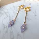 長めのシンプルシルエット♥ラベンダー色ダイヤ型ピアス/イヤリング