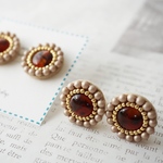𖧷再販2𖧷 ビーズ刺繍のイヤリング 〜brown×beige pearl〜