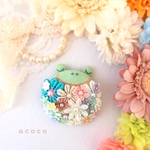 【再再再再再販】花カエルちゃんのブローチ(ヘアゴムに変更可)