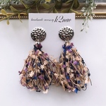 【Xmasセール！100円引き♡】シルバーカボション×パープル＆ベージュラメタッセルピアス