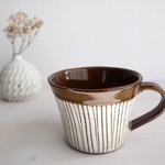 コーヒーカップ　くり色　タテ塗分け