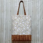 シマエナガさん×バスケット柄のA4トートバッグ
