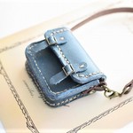 ミニチュア ショルダーバッグ　【ブルー】　ネオブライス着用　ハンドメイド　栃木レザー♪