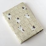A5ブックカバー　見つめる猫
