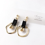 【gold】leather × pentagon ring pierce ／ earring
