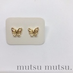 ワンポイント蝶々ピアス