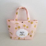 手書き風さくらんぼ🍒　Cherry　sakura-pink　オムツバッグ 　生成(綿カス残し)　ゴールド　チャックポケット付