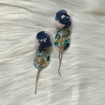 ブルー フラワー レース  ビジュー 押し花 ドライフラワー     ピアス  イヤリング