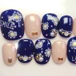RUNA♪ベリショネイビーベージュコスモスネイルチップ