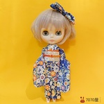 ブライス着物 青地に小花の振袖①