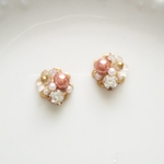 お花とパールの春ピアス・イヤリング 