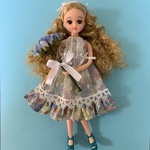 リカちゃん服　エプロンワンピース（フラワー）