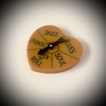 【C-1camel】 アクリル ハート ブローチ キャメル / アロー 矢 30s 40s 50s 黄色 黒 レトロ 金属アレルギー対応 アレルギー対応 