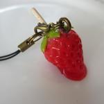 いちご飴のストラップ