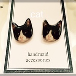 はちわれネコピアス