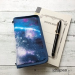 万年筆のためのペンケース*宇宙(リアルプリント)水色
