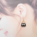 可愛いリボンバッグ☆ピアス　（オプション 痛くないイヤリング.）