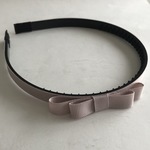 キッズ☆サイドリボンのシンプルカチューシャ☆ベージュ