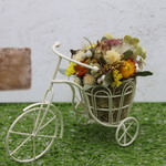 花かご自転車のアレンジ（黄色系）