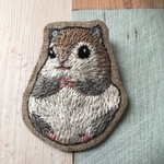 エゾモモンガさんの刺繍ブローチ