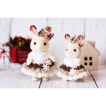 シルバニアファミリー　シルバニア　ドール服♡ビーズ＆レース♡ブラウンベースのペアドレス